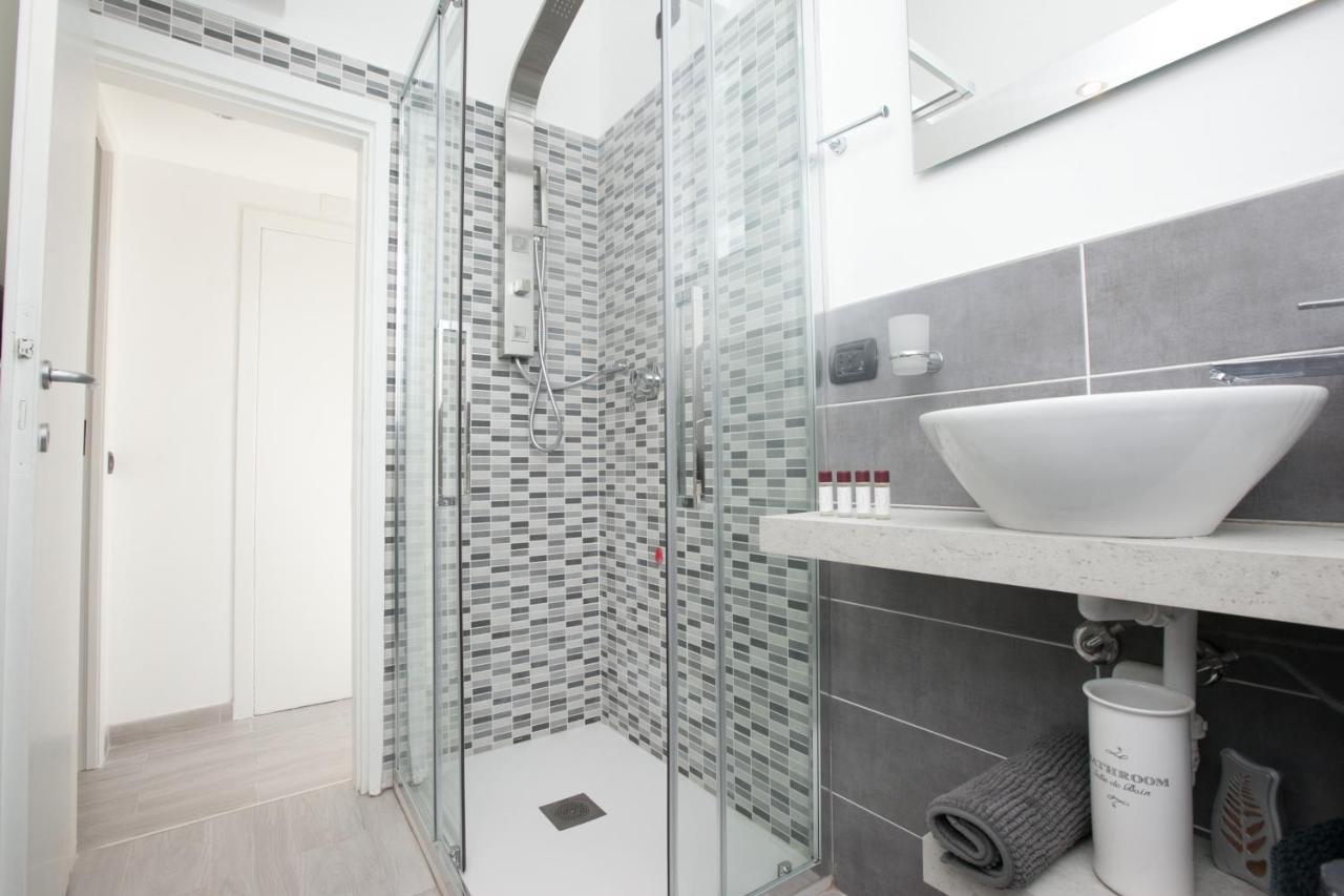 Amazing And New Penthouse In City Center Milan Exterior photo